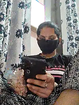 Snapshot of poojam93 chatting on 5, 2, 2026 poojam93 online show from 5, 2, 2026