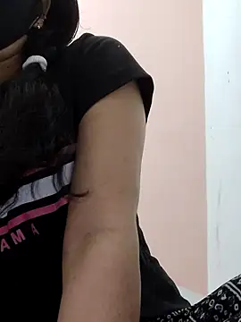 Snapshot of poojam93 chatting on 9, 2, 2026 poojam93 online show from 9, 2, 2026