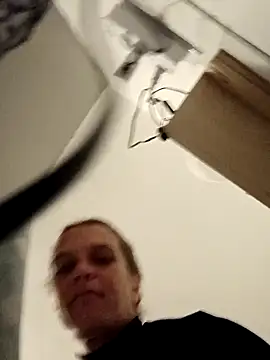 sarahkat86 online show from 6, 2, 2026