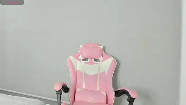 kendal hot01 online show from 20, 11, 2025