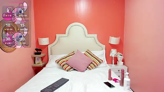 Snapshot of little_lemmons_ chatting on 24, 10, 2025 little lemmons  online show from 24, 10, 2025