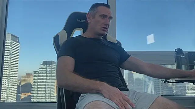 Snapshot of TheDonnyBasilisk chatting on 3, 10, 2025 TheDonnyBasilisk online show from 3, 10, 2025