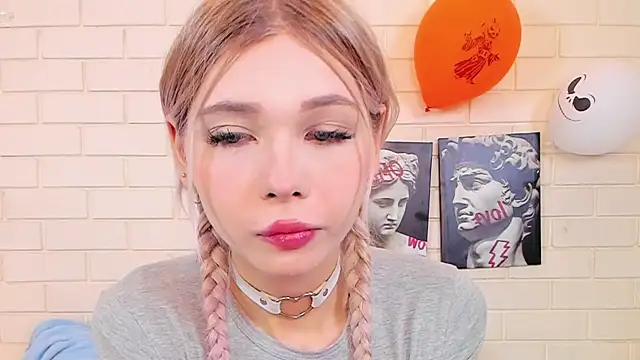 Blondy Fina online show from 9, 11, 2025