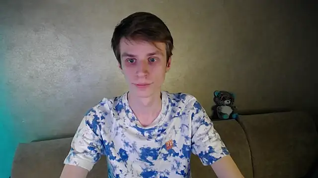 yes cute boy  online show from 27, 3, 2026