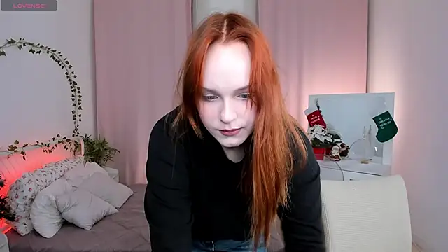 Snapshot of Molly_Parker chatting on 19, 12, 2025 Molly Parker online show from 19, 12, 2025