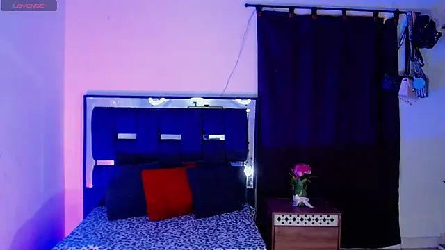 taniaqueen18 online show from 6, 10, 2025