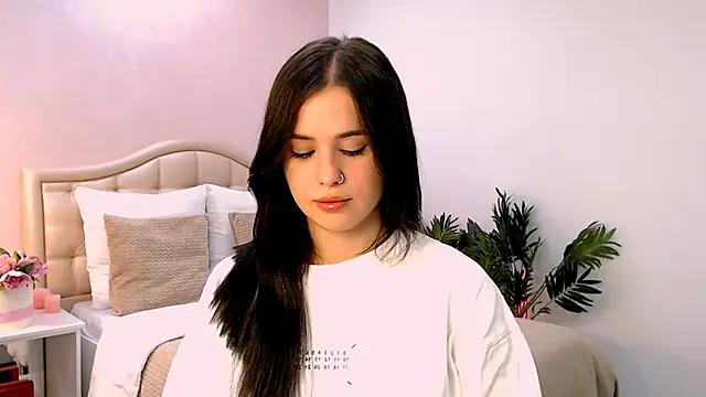 lil angel  online show from 28, 9, 2025