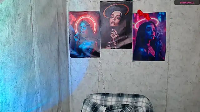 JuliaTopp  online show from 9, 1, 2026