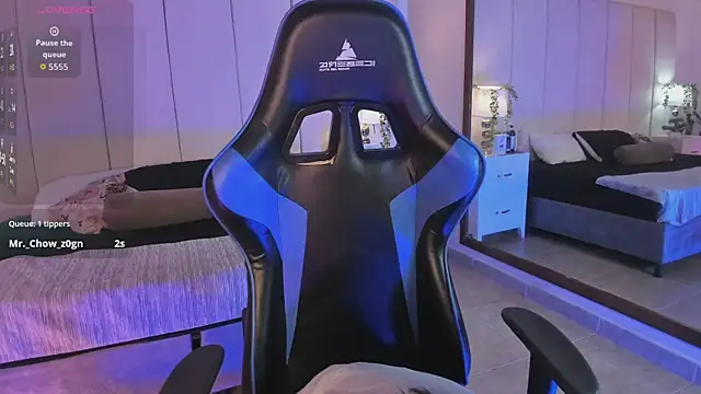 mia rousse25 online show from 2, 12, 2025