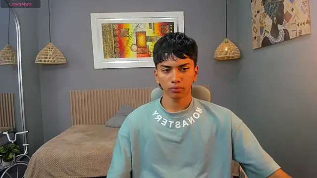 Snapshot of markbowie chatting on 17, 9, 2025 markbowie online show from 17, 9, 2025