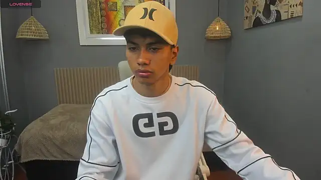 Snapshot of markbowie chatting on 20, 9, 2025 markbowie online show from 20, 9, 2025