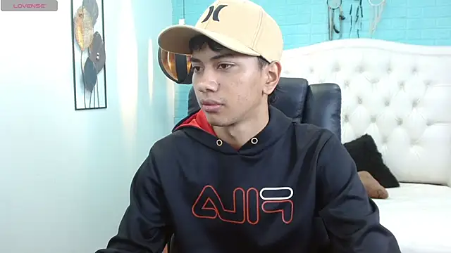 Snapshot of markbowie chatting on 28, 9, 2025 markbowie online show from 28, 9, 2025