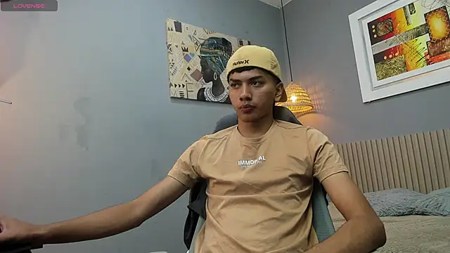 Snapshot of markbowie chatting on 7, 10, 2025 markbowie online show from 7, 10, 2025