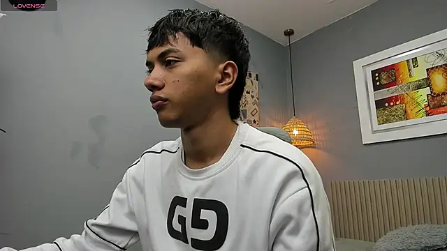 Snapshot of markbowie chatting on 8, 10, 2025 markbowie online show from 8, 10, 2025