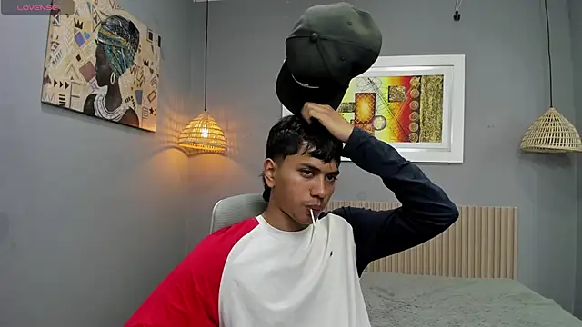 Snapshot of markbowie chatting on 10, 10, 2025 markbowie online show from 10, 10, 2025