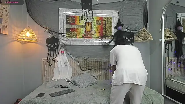 Snapshot of markbowie chatting on 16, 10, 2025 markbowie online show from 16, 10, 2025