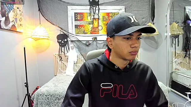 Snapshot of markbowie chatting on 20, 10, 2025 markbowie online show from 20, 10, 2025