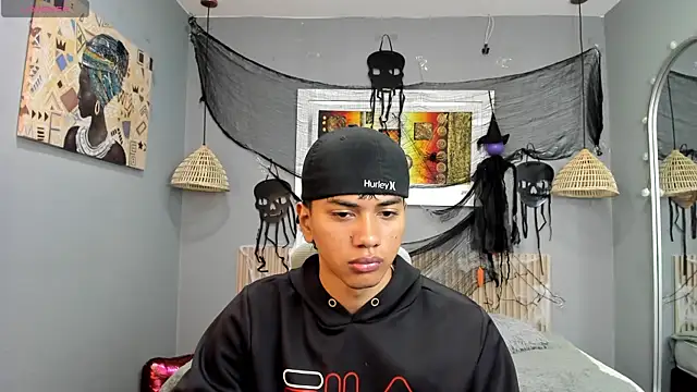 Snapshot of markbowie chatting on 22, 10, 2025 markbowie online show from 22, 10, 2025