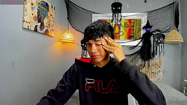 Snapshot of markbowie chatting on 4, 11, 2025 markbowie online show from 4, 11, 2025