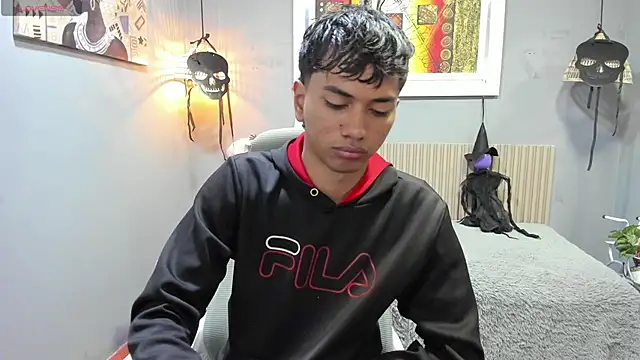 Snapshot of markbowie chatting on 5, 11, 2025 markbowie online show from 5, 11, 2025