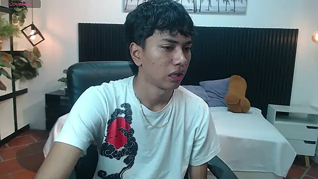 Snapshot of markbowie chatting on 29, 11, 2025 markbowie online show from 29, 11, 2025