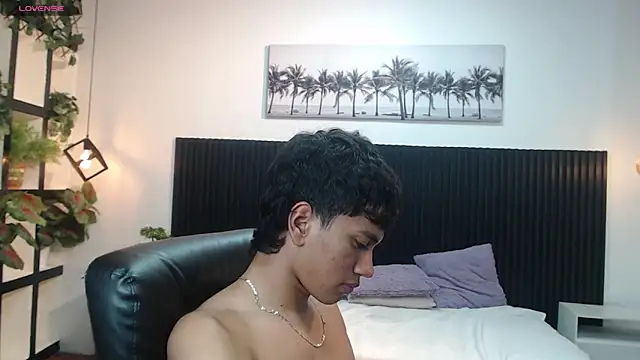 Snapshot of markbowie chatting on 30, 11, 2025 markbowie online show from 30, 11, 2025