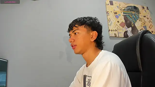 Snapshot of markbowie chatting on 14, 12, 2025 markbowie online show from 14, 12, 2025