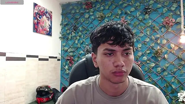 Snapshot of markbowie chatting on 18, 12, 2025 markbowie online show from 18, 12, 2025