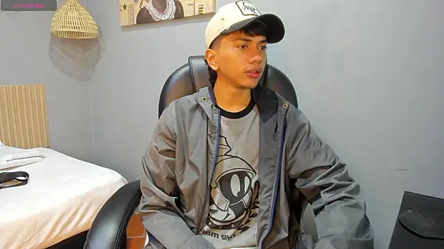 Snapshot of markbowie chatting on 22, 3, 2026 markbowie online show from 22, 3, 2026