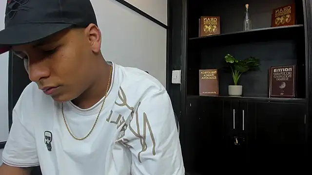 IsaacBlack  online show from 23, 10, 2025