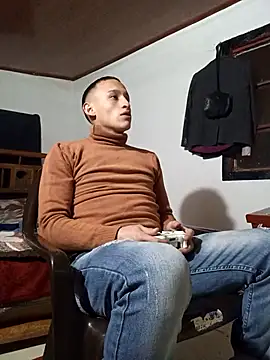 Snapshot of Masterblue_hot chatting on 24, 10, 2025 Masterblue hot online show from 24, 10, 2025