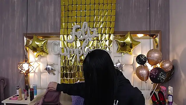 Foxxy Doll online show from 9, 10, 2025