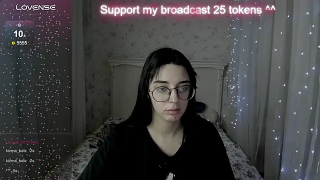 Snapshot of Leia_Moreno chatting on 13, 10, 2025 Leia Moreno online show from 13, 10, 2025