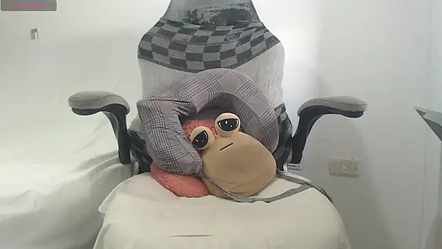 Snapshot of mia_duvall chatting on 17, 10, 2025 mia duvall online show from 17, 10, 2025