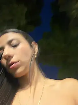 -juicy  online show from 10, 5, 2026