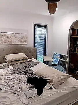 iamthepublickmasterbater online show from 8, 10, 2025