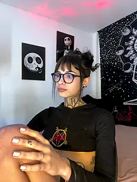 Snapshot of aa_lunit chatting on 13, 12, 2025 aa lunit online show from 13, 12, 2025