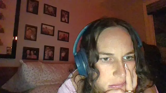 forbiddenbabygirl online show from 4, 11, 2025