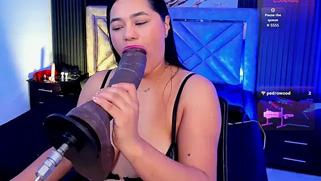 Issafoxx online show from 27, 10, 2025