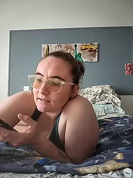 AndHerXO online show from 7, 5, 2026