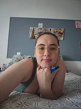 AndHerXO online show from 9, 6, 2026