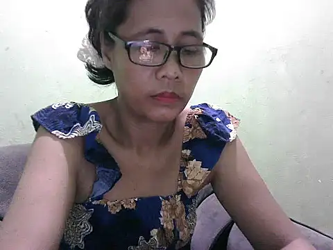HotLadyPinay32 online show from 28, 3, 2026