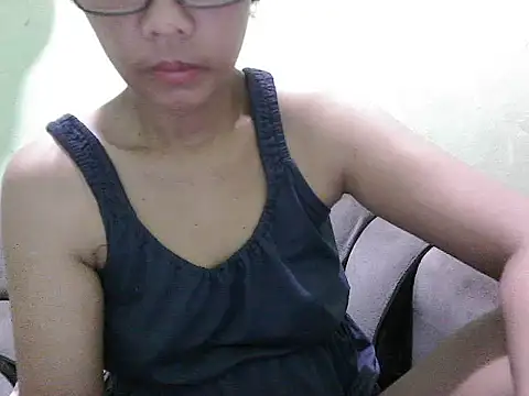 HotLadyPinay32 online show from 1, 5, 2026