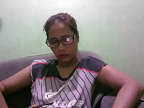 HotLadyPinay32 online show from 10, 7, 2026