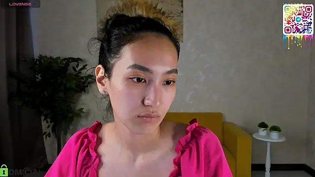 FlirtyAura online show from 5, 5, 2026