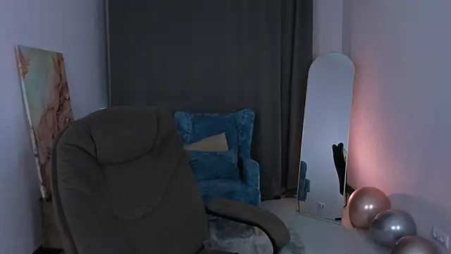 FlirtyAura online show from 25, 6, 2026