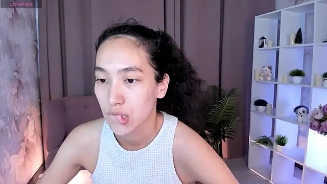 FlirtyAura online show from 19, 7, 2026