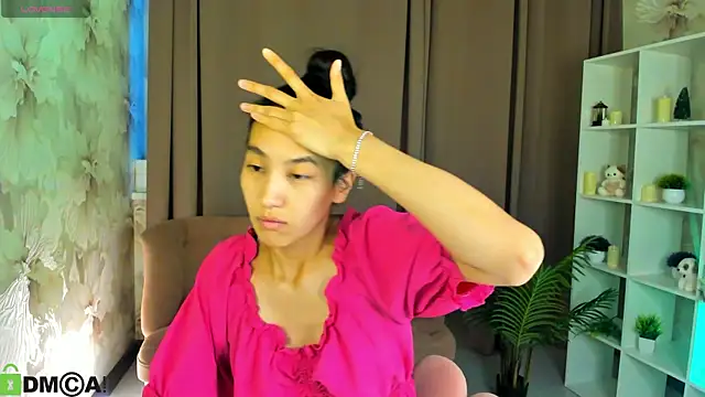 FlirtyAura online show from 27, 7, 2026