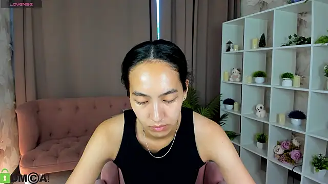 FlirtyAura online show from 2, 8, 2026