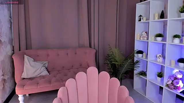 FlirtyAura online show from 7, 8, 2026